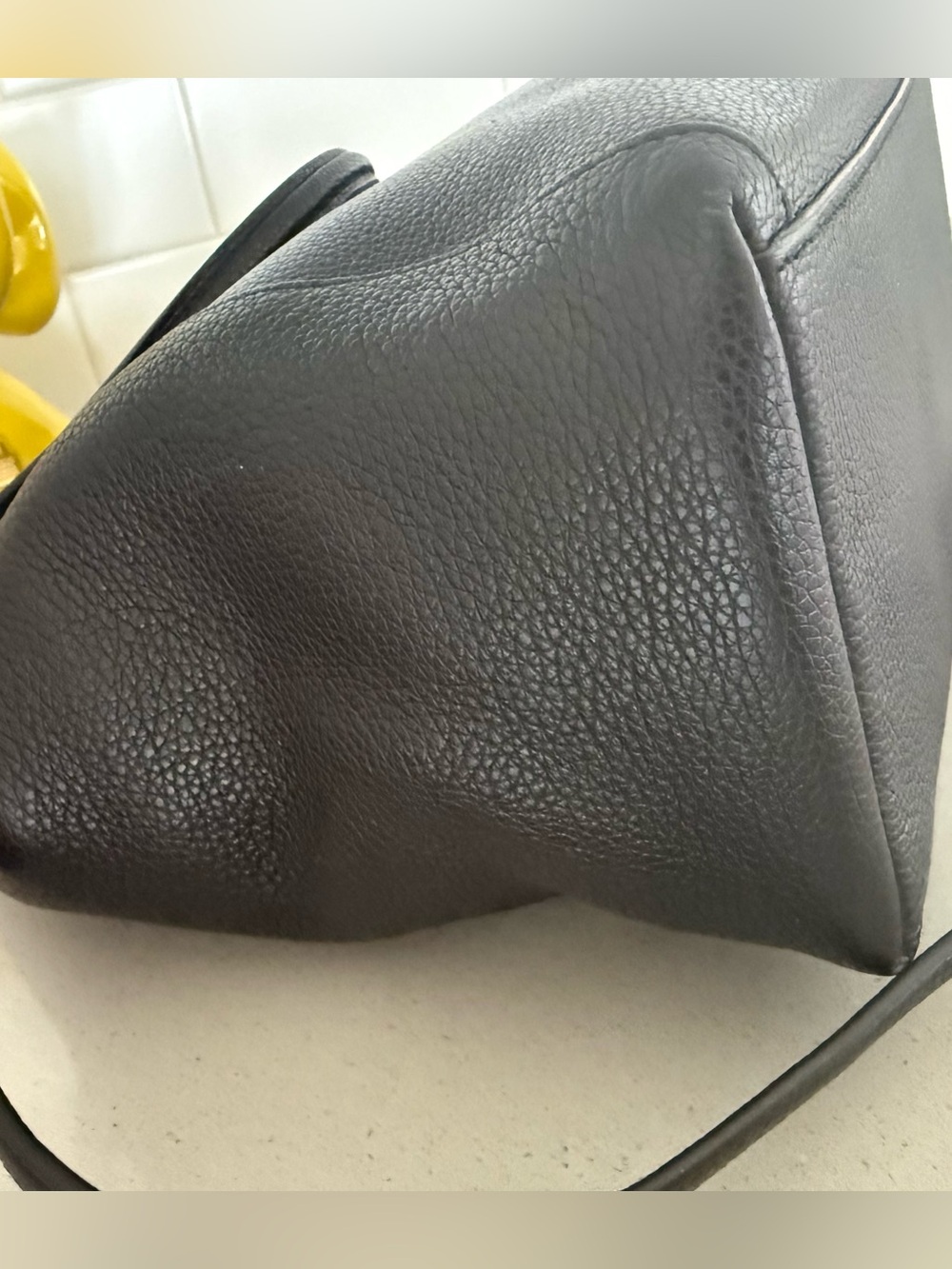 Coach pebbled leather shoulder bag with removable strap for a Crossbody fit - Picture 5 of 13